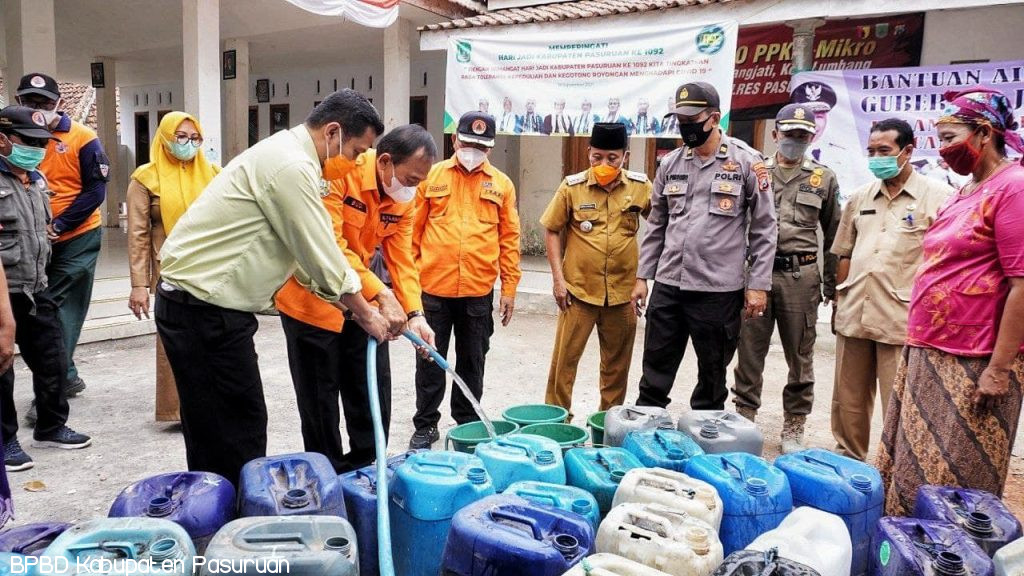 Kekeringan Kembali Melanda, BPBD Jatim Salurkan Air Bersih ke Kabupaten Pasuruan