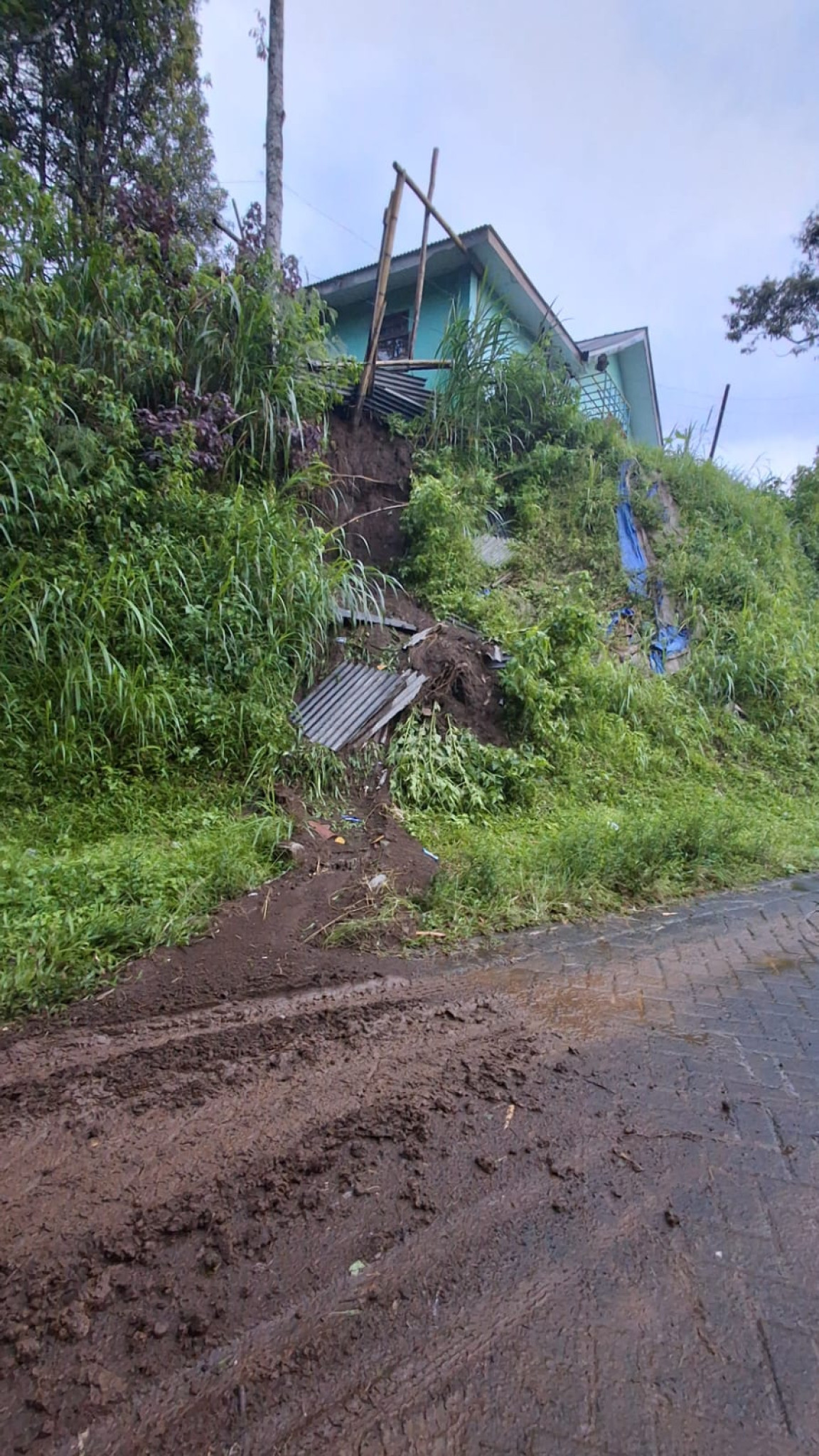 Waspada Cuaca Ekstrem, Longsor Terjadi di Tutur, BPBD Pasuruan Imbau Kesiapsiagaan