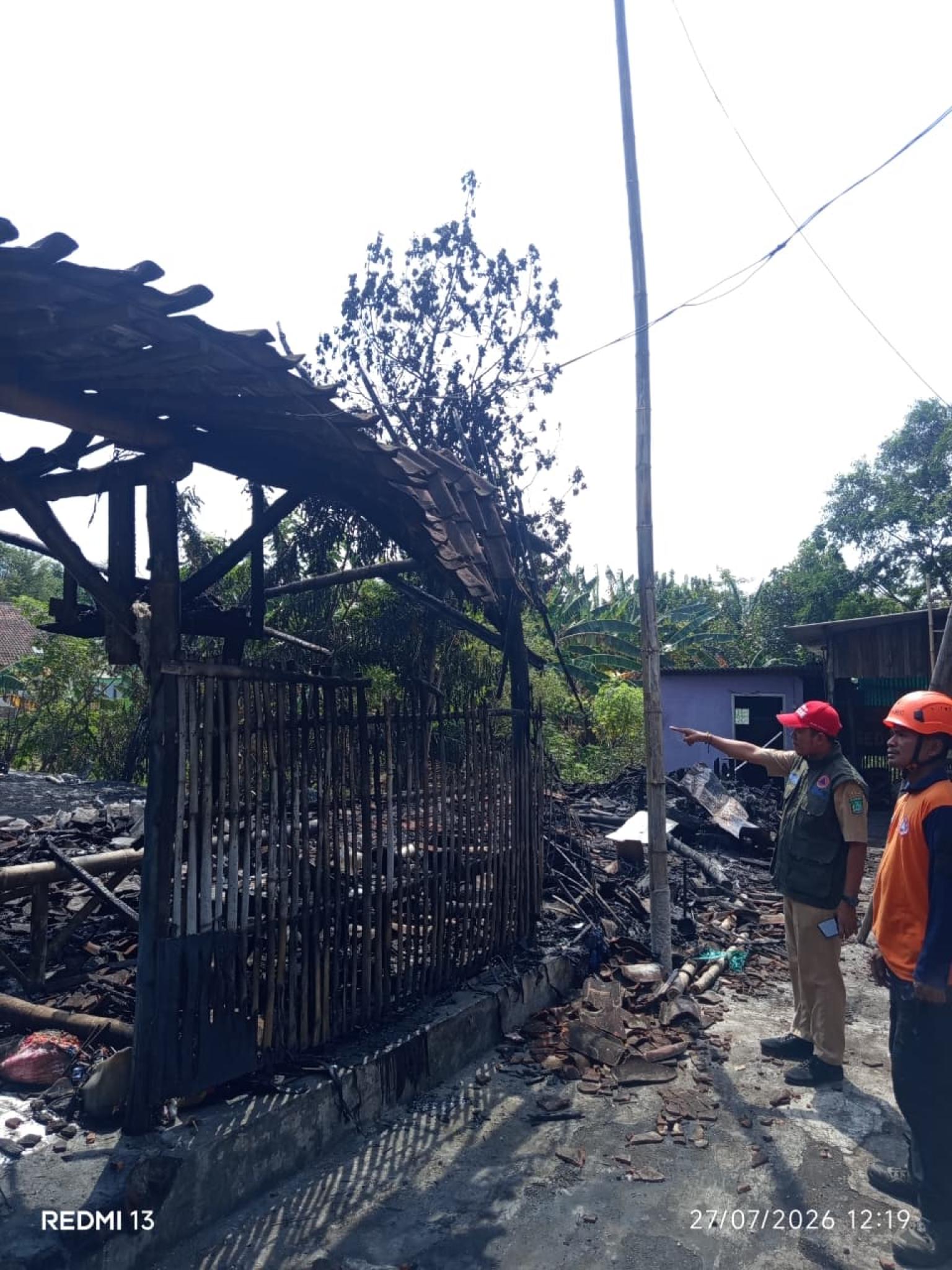 BPBD Kabupaten Pasuruan Tangani Kebakaran dan Tanah Gerak, Salurkan Bantuan kepada Warga Terdampak