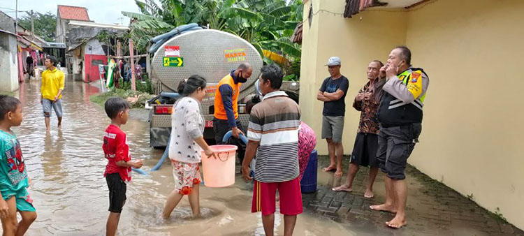 Pemenuhan Kebutuhan Air Bersih dan Sanitasi Bencana Banjir di Desa Kedungboto Kecamatan Beji Tahun 2021